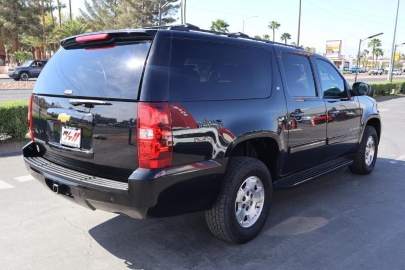 Chevrolet Suburban LT 1500 4WD 2014