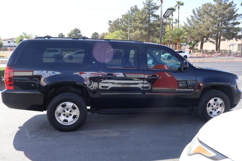 Chevrolet Suburban LT 1500 4WD 2014