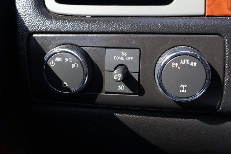 Chevrolet Suburban LT 1500 4WD 2014