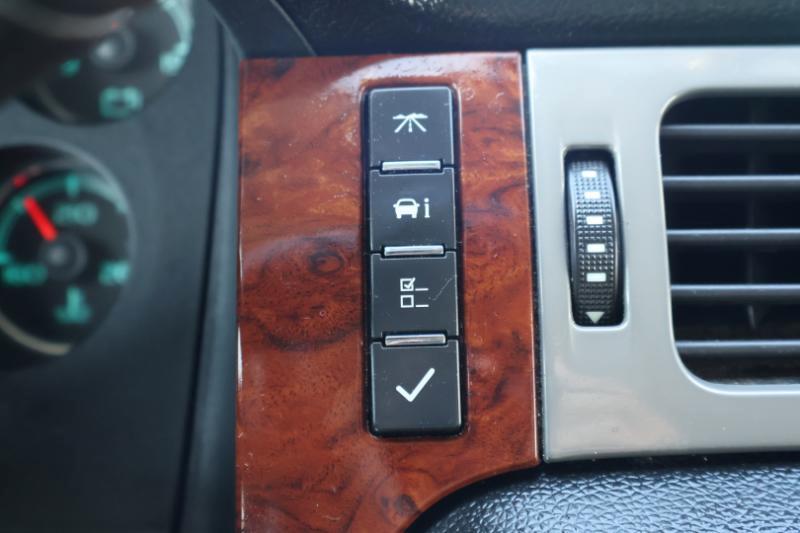 Chevrolet Suburban LT 1500 4WD 2014