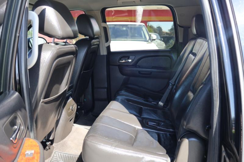 Chevrolet Suburban LT 1500 4WD 2014