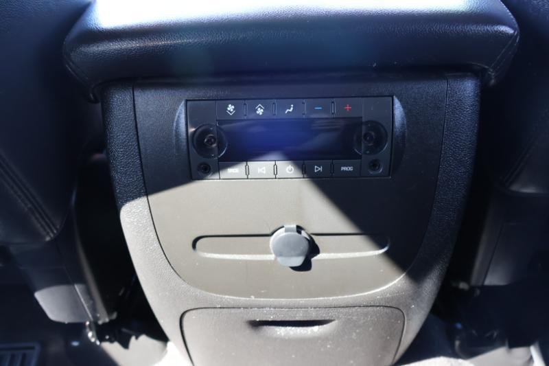 Chevrolet Suburban LT 1500 4WD 2014