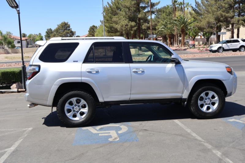 Toyota 4Runner SR5 4WD 2016