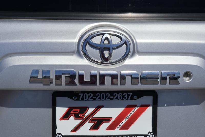 Toyota 4Runner SR5 4WD 2016