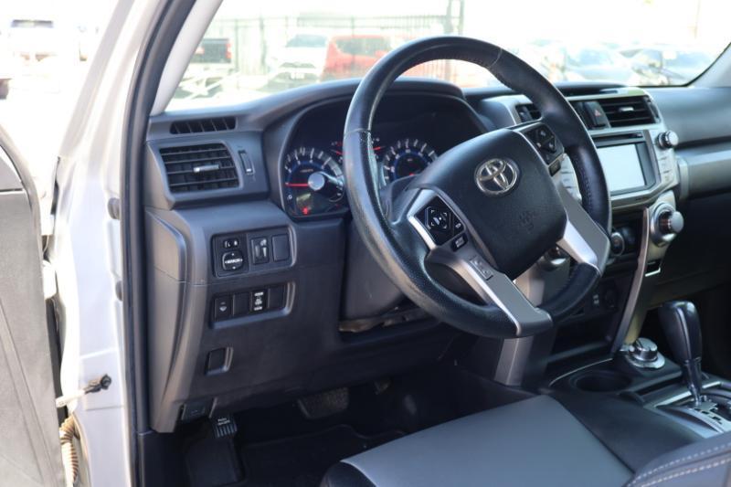 Toyota 4Runner SR5 4WD 2016