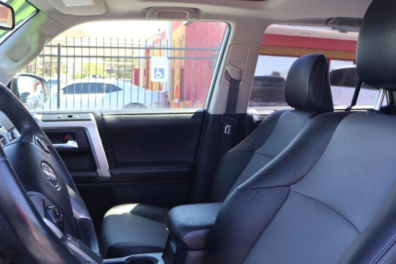 Toyota 4Runner SR5 4WD 2016