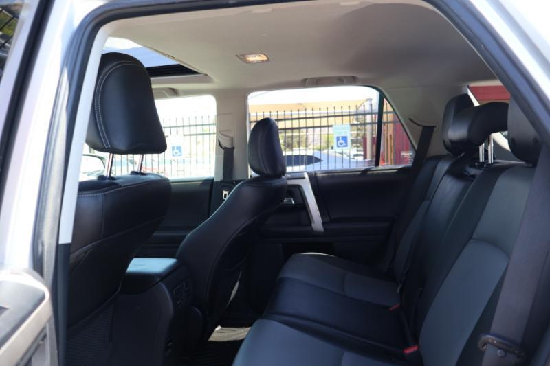 Toyota 4Runner SR5 4WD 2016