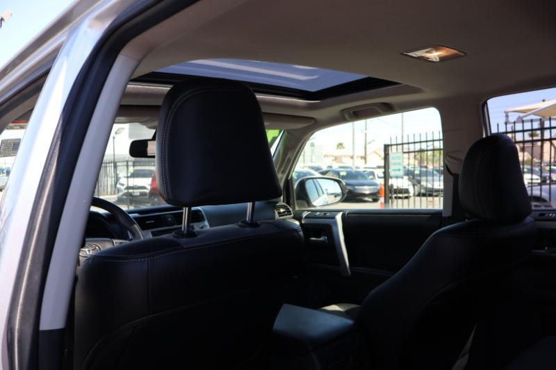 Toyota 4Runner SR5 4WD 2016