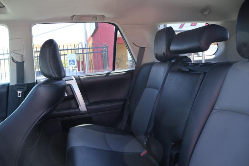 Toyota 4Runner SR5 4WD 2016