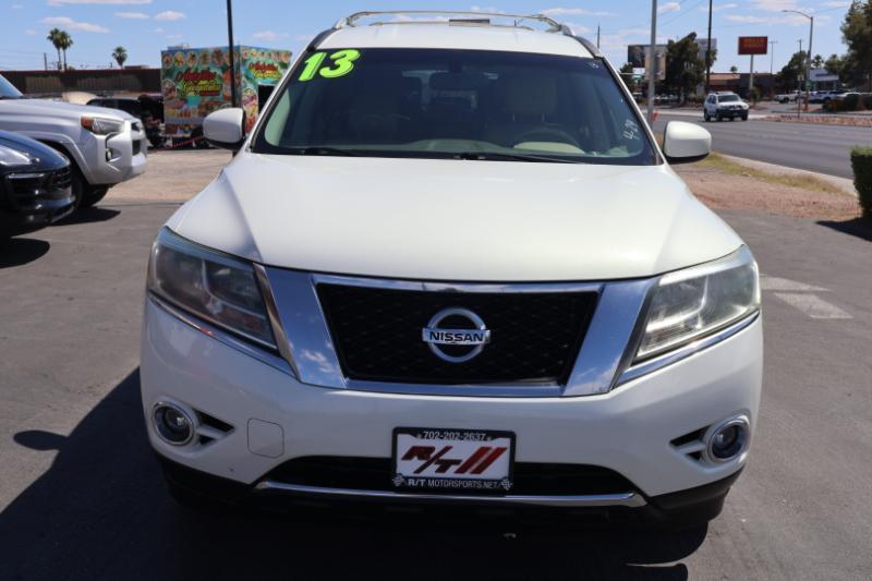 Nissan Pathfinder LE 2WD 2013