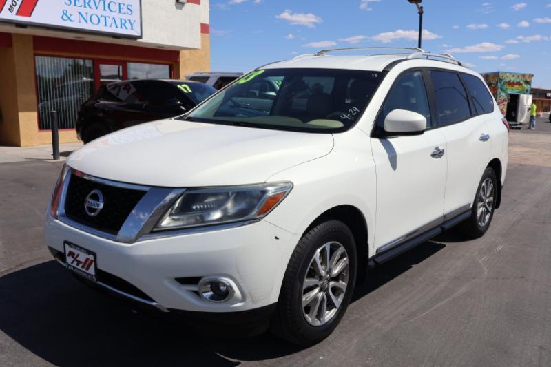 Nissan Pathfinder LE 2WD 2013