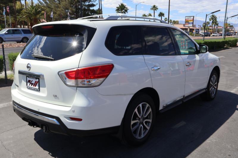 Nissan Pathfinder LE 2WD 2013