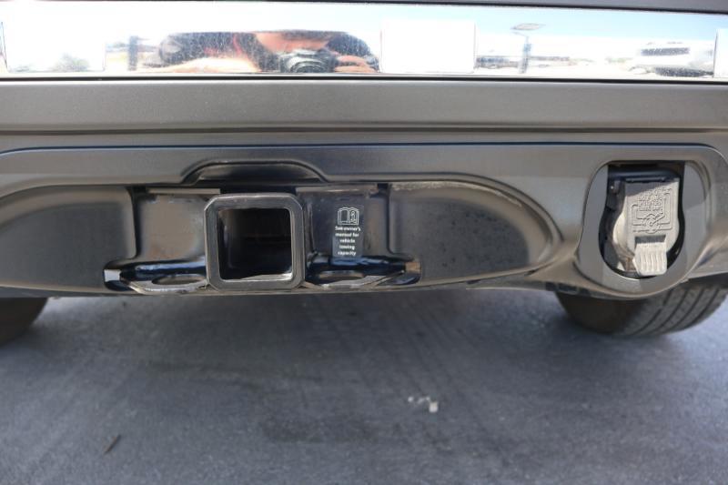 Nissan Pathfinder LE 2WD 2013