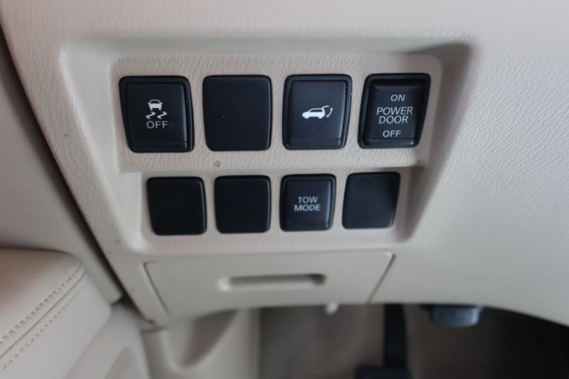 Nissan Pathfinder LE 2WD 2013