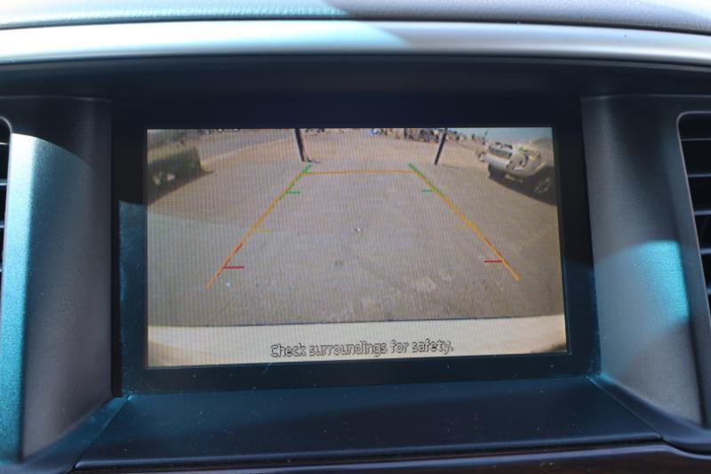 Nissan Pathfinder LE 2WD 2013