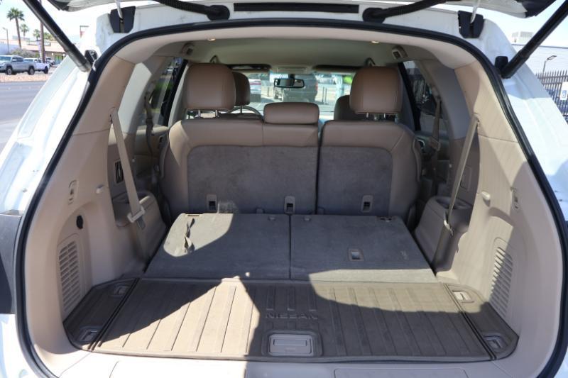 Nissan Pathfinder LE 2WD 2013