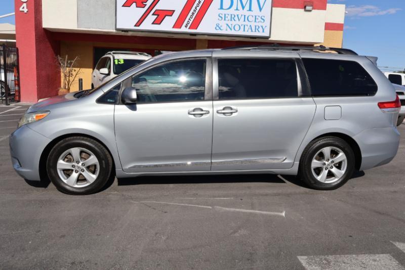 Toyota Sienna LE FWD 8-Passenger V6 2013