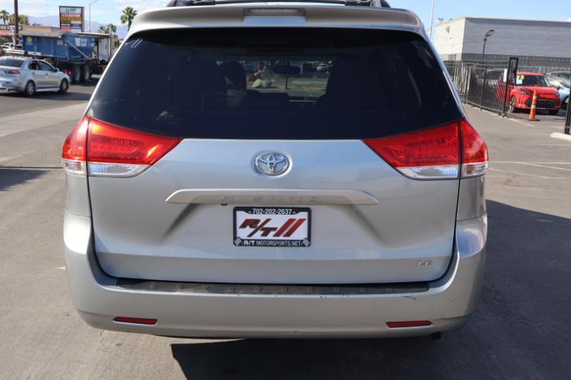 Toyota Sienna LE FWD 8-Passenger V6 2013