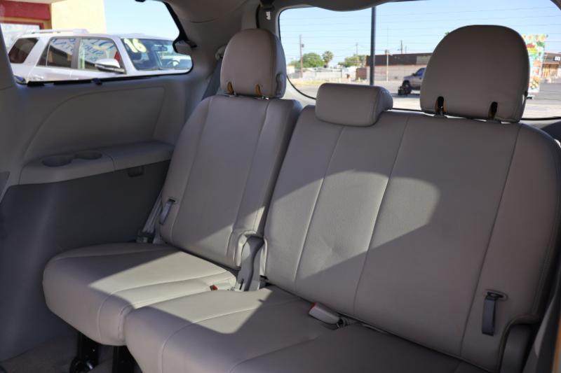 Toyota Sienna LE FWD 8-Passenger V6 2013