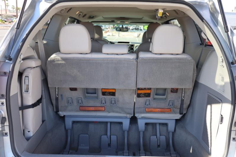 Toyota Sienna LE FWD 8-Passenger V6 2013