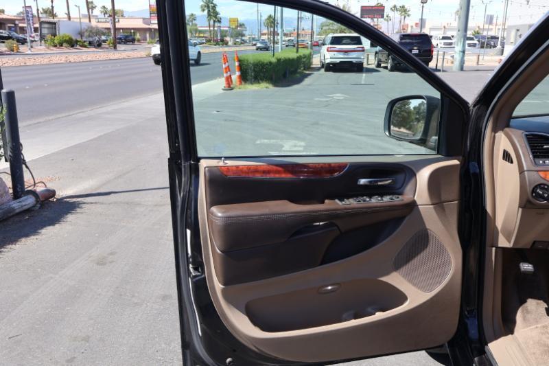 Chrysler Town & Country Touring 2014