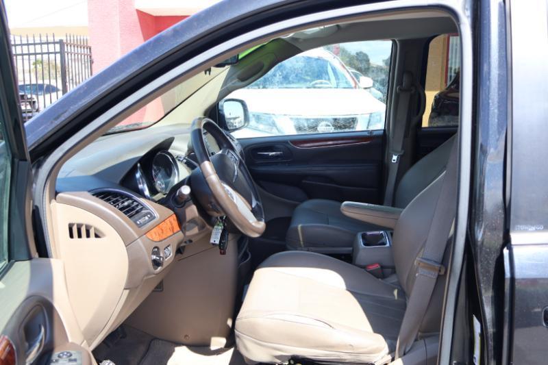 Chrysler Town & Country Touring 2014