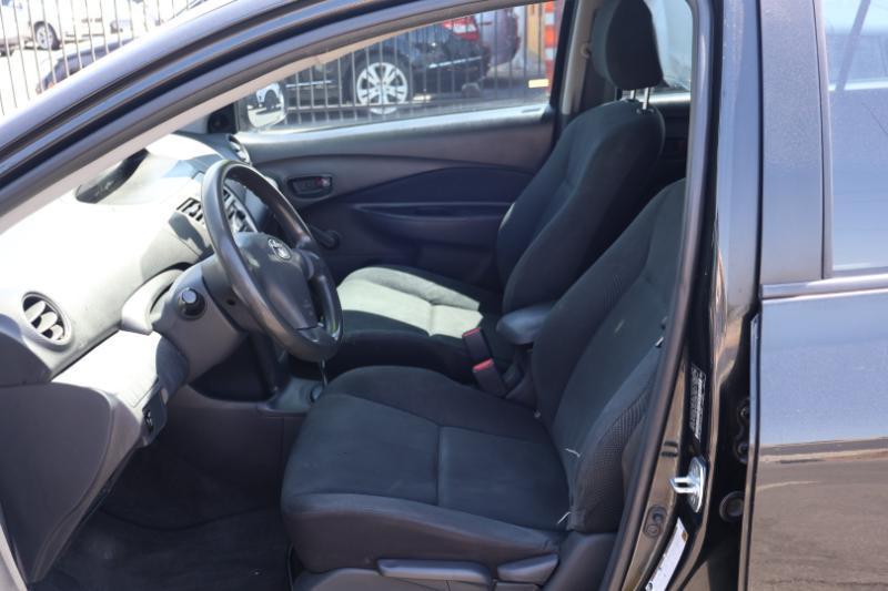 Toyota Yaris Sedan 4-Speed AT 2009