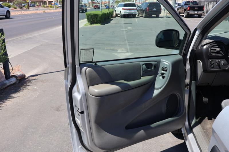 Dodge Grand Caravan SE 2005