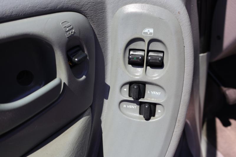 Dodge Grand Caravan SE 2005