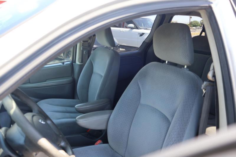 Dodge Grand Caravan SE 2005