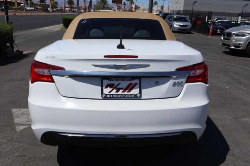 Chrysler 200 Touring Convertible 2012