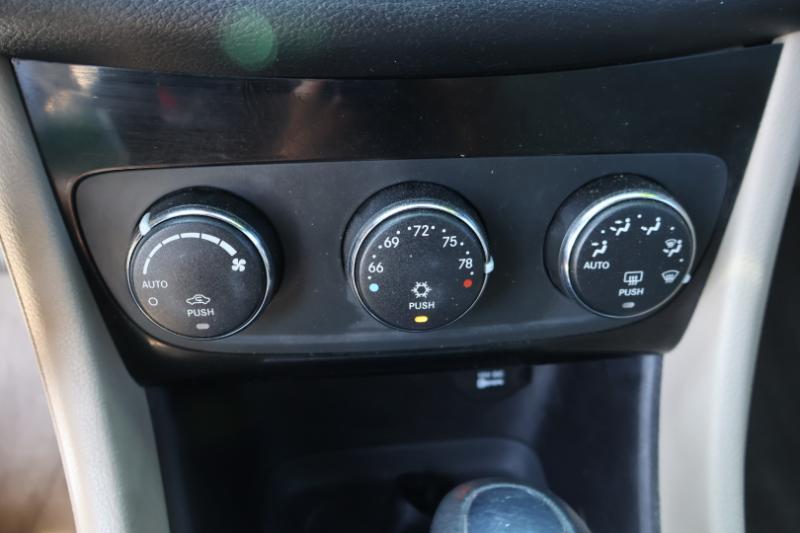 Chrysler 200 Touring Convertible 2012