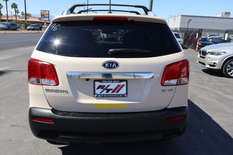 Kia Sorento EX V6 2WD 2011
