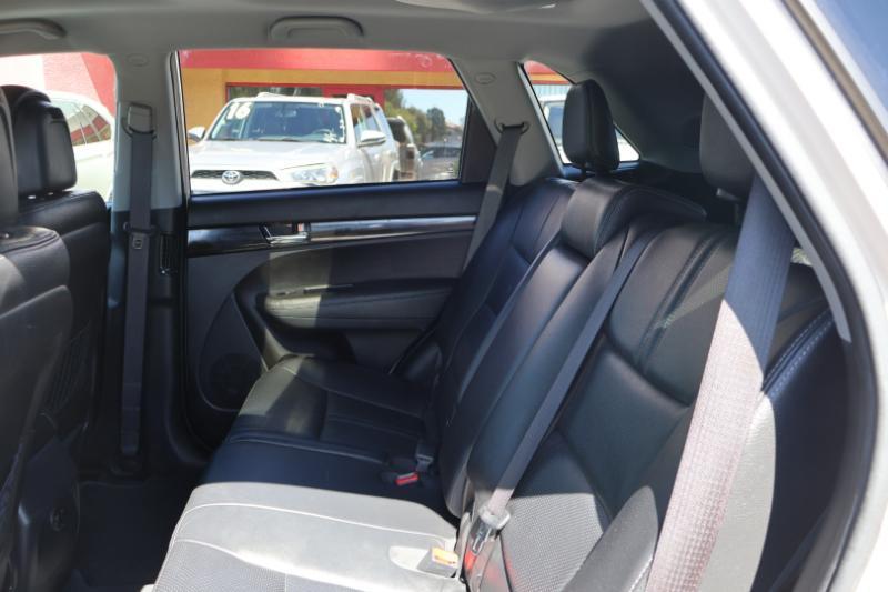 Kia Sorento EX V6 2WD 2011