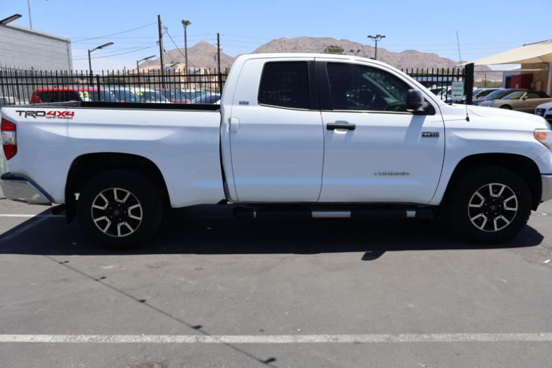 Toyota Tundra SR5 5.7L V8 Double Cab 4WD 2017