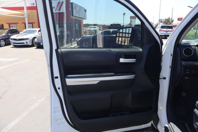 Toyota Tundra SR5 5.7L V8 Double Cab 4WD 2017