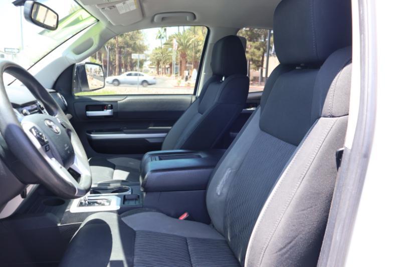 Toyota Tundra SR5 5.7L V8 Double Cab 4WD 2017