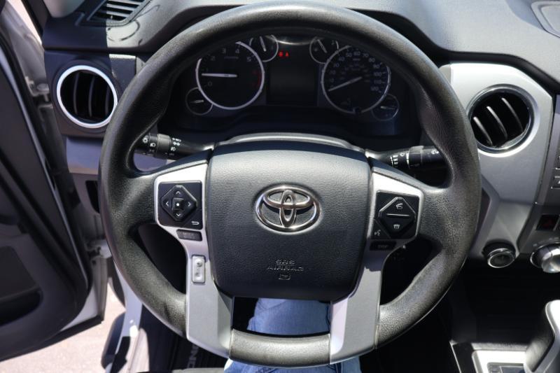 Toyota Tundra SR5 5.7L V8 Double Cab 4WD 2017