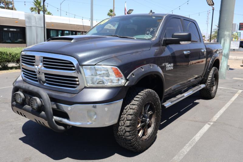 RAM 1500 SLT Crew Cab SWB 2WD 2016