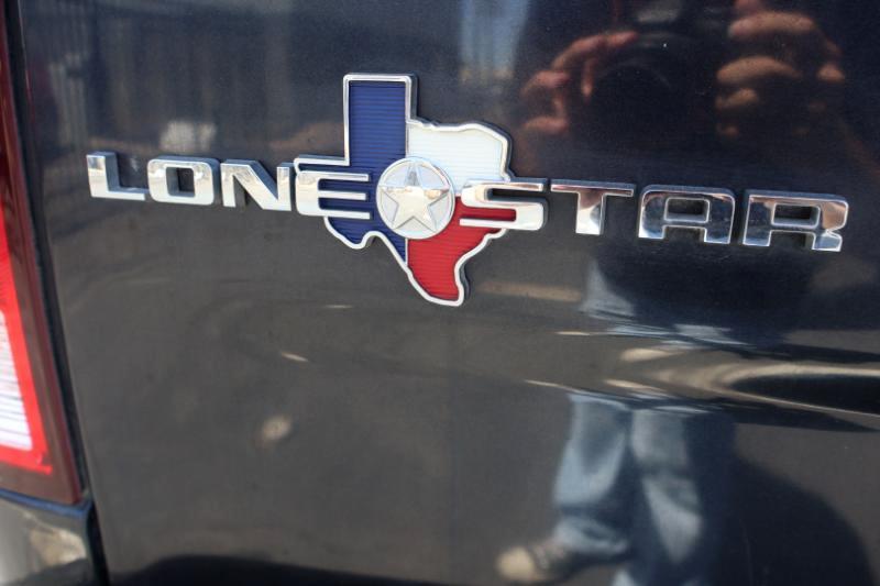 RAM 1500 SLT Crew Cab SWB 2WD 2016