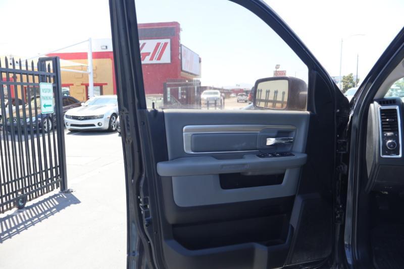 RAM 1500 SLT Crew Cab SWB 2WD 2016