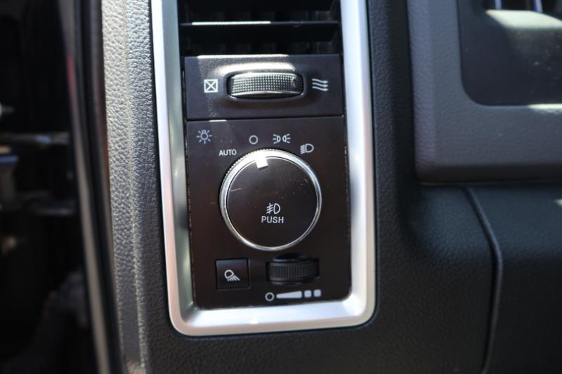 RAM 1500 SLT Crew Cab SWB 2WD 2016