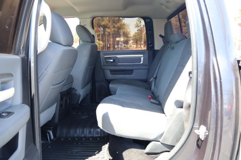 RAM 1500 SLT Crew Cab SWB 2WD 2016