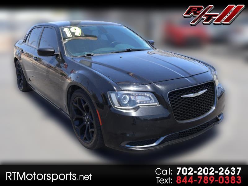 2019 Chrysler 300 Touring