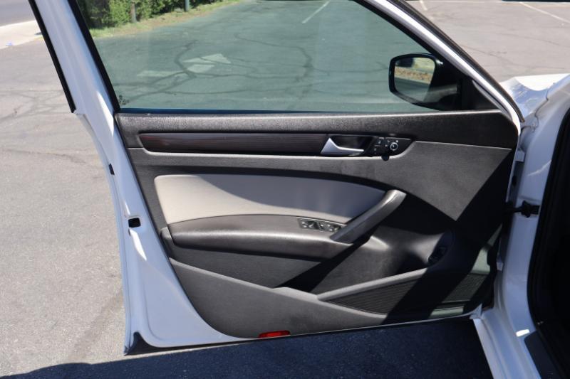 Volkswagen Passat SE PZEV 6A 2015