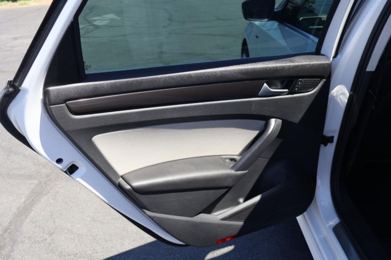 Volkswagen Passat SE PZEV 6A 2015