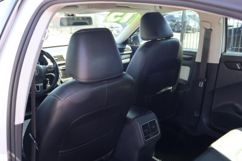 Volkswagen Passat SE PZEV 6A 2015