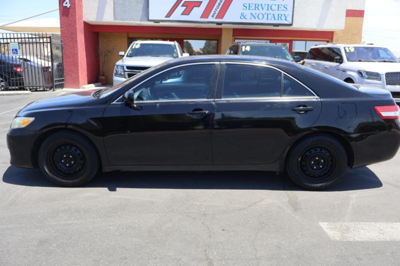 Toyota Camry Base 6-Spd AT 2011
