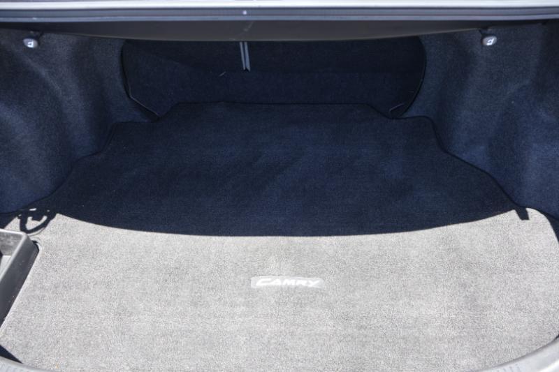 Toyota Camry Base 6-Spd AT 2011