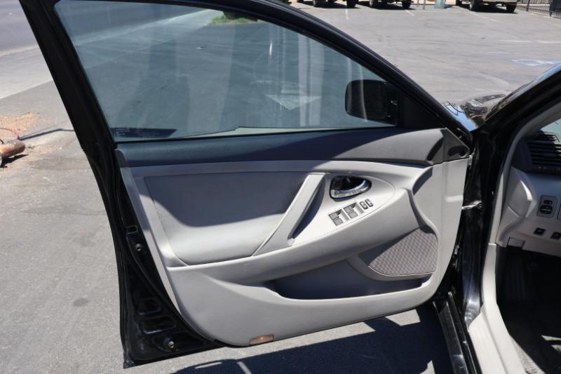 Toyota Camry Base 6-Spd AT 2011